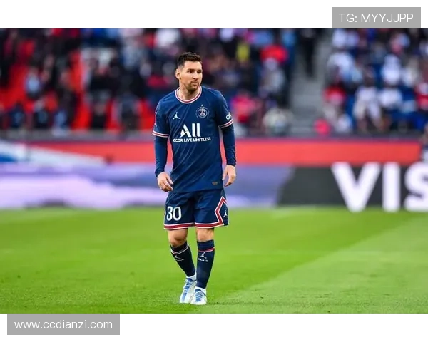 追梦称奎因有潜力成优秀球员期待他展现更强侵略性